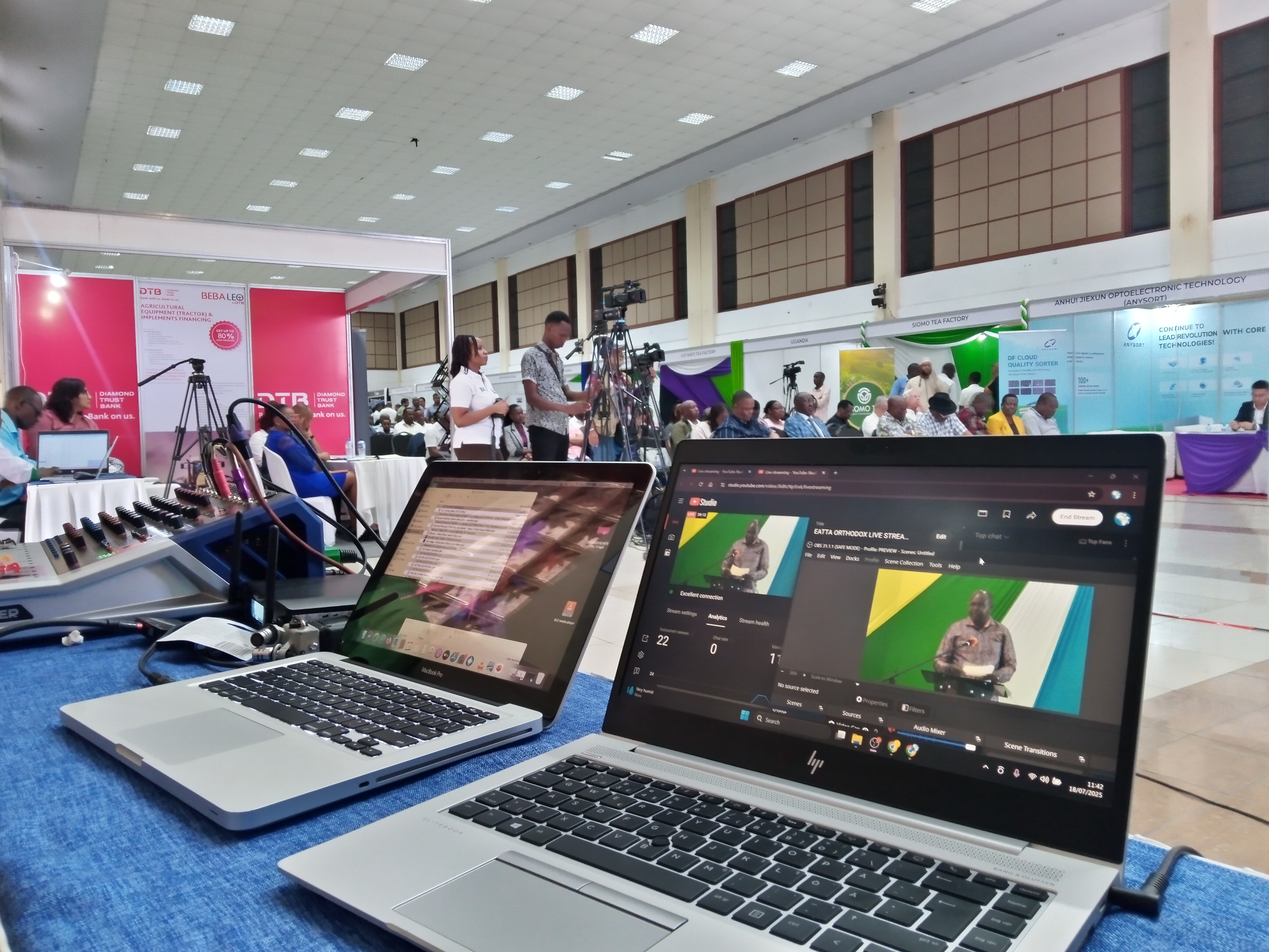 Hybrid Knowledge Events